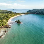 Private flights in costa Rica: fly to Manuel Antonio beach